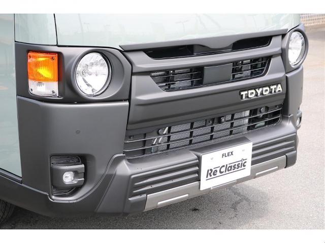 ハイエースバン ロングスーパーGL R7年式 アーバンカーキ ガソリン2WD Re Classic丸目 ブラックエディション フロントスポイラー オーバーフェンダー LEDテールランプ シートカバー ベッドキット インテリアパネル3点(3枚目)