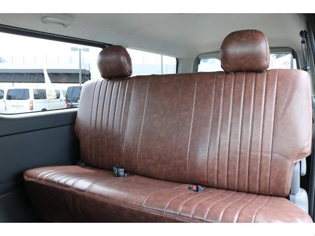 ハイエースバン ロングスーパーGL R7年式 アーバンカーキ ガソリン2WD Re Classic丸目 ブラックエディション フロントスポイラー オーバーフェンダー LEDテールランプ シートカバー ベッドキット インテリアパネル3点(18枚目)