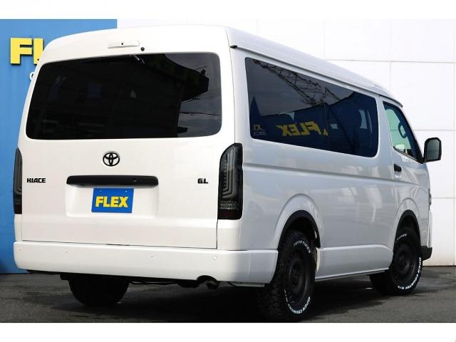 ハイエースワゴン ＧＬ　新車　ワゴンＧＬ　ガソリン４ＷＤ　ブラックエディション　スポイラー　オーバーフェンダー　ＢＩＧＸ１１インチＳＤナビ　後席モニター　ＥＴＣ　インテリア３点　シートカバー　ベッドキット　ＬＥＤテールランプ（2枚目）