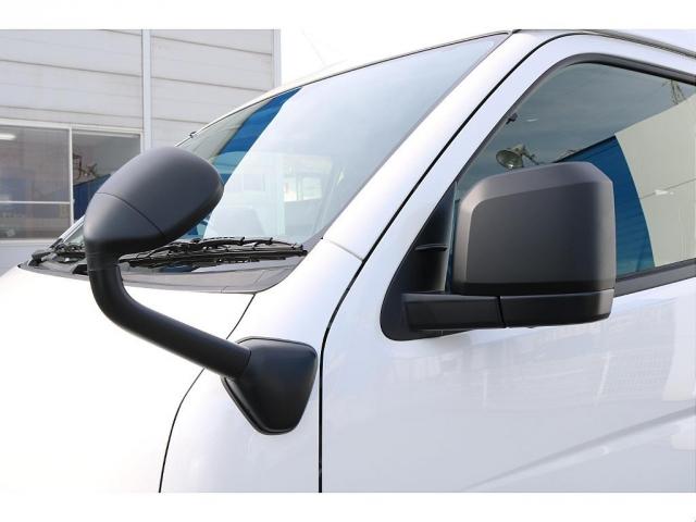 ハイエースワゴン ＧＬ　新車　ワゴンＧＬ　ガソリン４ＷＤ　ブラックエディション　スポイラー　オーバーフェンダー　ＢＩＧＸ１１インチＳＤナビ　後席モニター　ＥＴＣ　インテリア３点　シートカバー　ベッドキット　ＬＥＤテールランプ（10枚目）