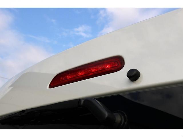 ハイエースワゴン ＧＬ　Ｈ２７年式　３ナンバー　４型　ガソリン２ＷＤ　２インチローダウン　フロントスポイラー　オーバーフェンダー　７インチＳＤナビ　後席モニター　ＥＴＣ　ドラレコ　レーダー　インテリア３点　シートカバー（17枚目）