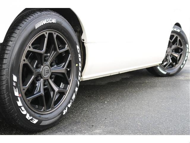 ハイエースワゴン ＧＬ　Ｈ２７年式　３ナンバー　４型　ガソリン２ＷＤ　２インチローダウン　フロントスポイラー　オーバーフェンダー　７インチＳＤナビ　後席モニター　ＥＴＣ　ドラレコ　レーダー　インテリア３点　シートカバー（20枚目）