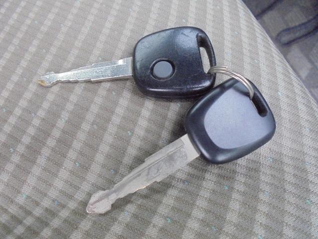 ワゴンＲ ＦＸ　車検は令和９年１０月２８日までアリ　禁煙車　当社管理ユーザー車両　点検整備済み　エアコンガス充填済み　キーレス付き　ＣＶＴオートマ　ＡＢＳ付き　　盗難防止システム　衝突安全ボディ　一昨年ベルト交換済み（3枚目）