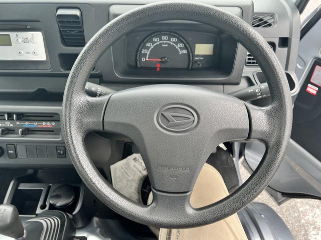 スタンダード 4WD 5速MT 3方開 荷台ゴムマット エアコン パワステ CDオーディオ(11枚目)