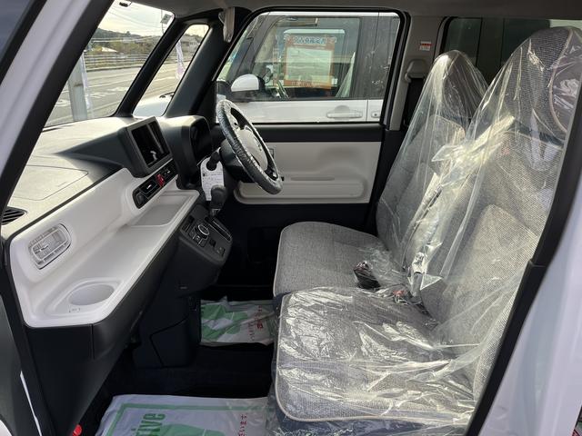 ムーヴキャンバス ストライプスＧ　ツートンカラー　ＬＥＤヘッドライト／フォグランプ　両側パワ－スライドドア　コーナーセンサー　運転席／助手席シートヒーター　禁煙車　記録簿　認定中古車　レーンアシスト　衝突回避支援システム搭載車（10枚目）