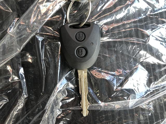 ハイゼットカーゴ DX 4WD MT車 ABS 禁煙車 記録簿 認定中古車 レーンアシスト オートマチックハイビーム 衝突回避支援システム搭載車(19枚目)