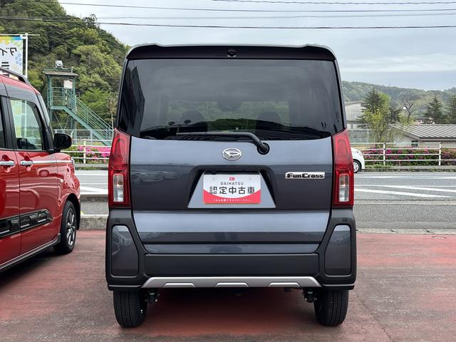 タント ファンクロス　４ＷＤ　ＬＥＤヘッドライト　前後コーナーセンサー　両側電動スライドドア　禁煙車　記録簿　レーンアシスト　オートマチックハイビーム　プッシュボタンスタート　スマートキー　前席シートヒーター（4枚目）