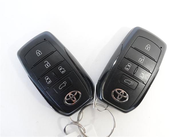 ノア ハイブリッドＳ－Ｚ　フルセグ　メモリーナビ　ＤＶＤ再生　ミュージックプレイヤー接続可　バックカメラ　衝突被害軽減システム　ＥＴＣ　ドラレコ　両側電動スライド　ＬＥＤヘッドランプ　乗車定員７人　３列シート　ワンオーナー（18枚目）