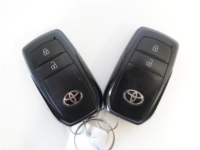 ヤリス Ｘ　メモリーナビ　ミュージックプレイヤー接続可　バックカメラ　衝突被害軽減システム　ＥＴＣ　記録簿（18枚目）