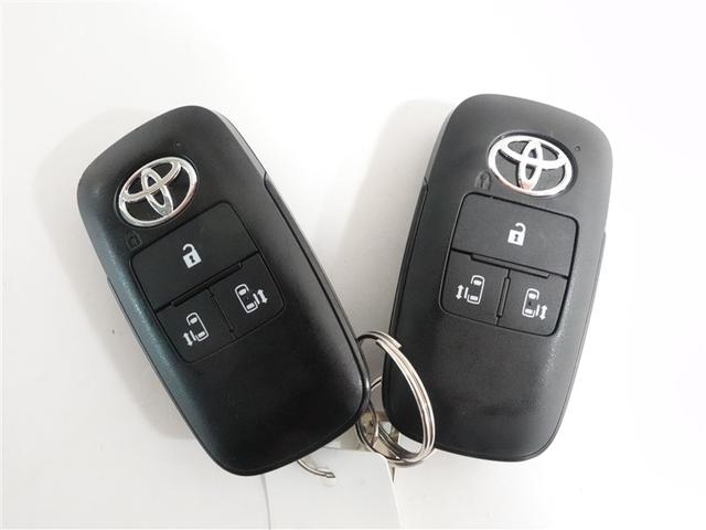 ルーミー カスタムＧ　フルセグ　ミュージックプレイヤー接続可　バックカメラ　衝突被害軽減システム　ＥＴＣ　ドラレコ　両側電動スライド　ＬＥＤヘッドランプ　ウオークスルー　記録簿　アイドリングストップ（18枚目）