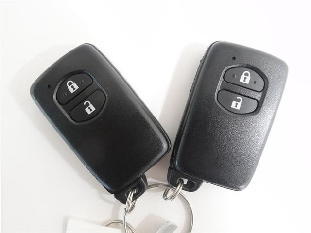 ヴィッツ ハイブリッド　ジュエラ　フルセグ　メモリーナビ　ＤＶＤ再生　ミュージックプレイヤー接続可　バックカメラ　衝突被害軽減システム　ＥＴＣ　ドラレコ　ＬＥＤヘッドランプ　記録簿（18枚目）