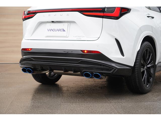 ＮＸ ＮＸ３５０ｈ　Ｆスポーツ　４ＷＤ　改良後モデル　パノラマルーフ　ＴＲＤエアロ　赤黒革　レクサスチームメイト　１４インチディスプレーオーディオ　パノラミックビュー　３眼ＬＥＤ　オレンジブレーキキャリパー　デジタルインナーミラー（20枚目）