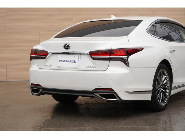 LS LS500 Iパッケージ ムーンルーフ 黒革 12.3インチSDナビTV パノラミックビュー ブラインドスポットモニター 3眼LEDライト オプション20インチスパッタリングアルミ ベンチレーション パワートランクリッド(18枚目)