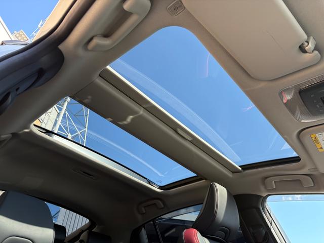 プリウス Z パノラマルーフ モデリスタエアロ・シグネチャーイルミ 12.3インチディスプレーオーディオ ナビTV トヨタチームメイト パノラミックビュー デジタルインナーミラー シートヒーター・クーラー ドラレコ(5枚目)