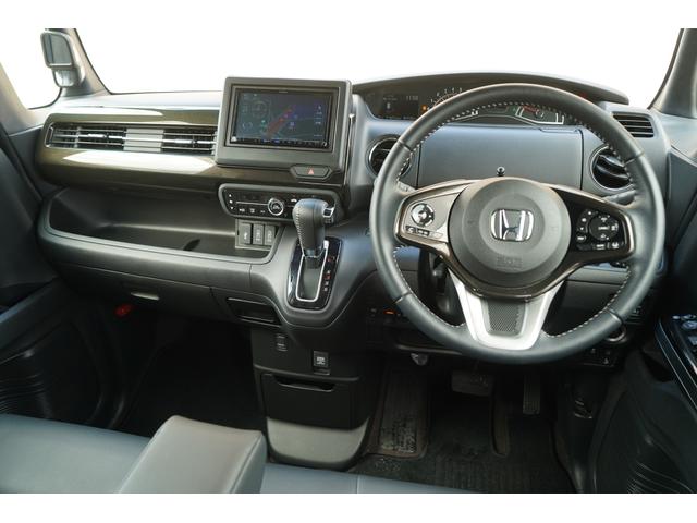 N-BOXカスタム G・Lターボホンダセンシング ケンウッド製ナビフルセグTV バックカメラ 衝突軽減 前後誤発進抑制 アダプティブクルーズコントロール LEDヘッドライト 両側パワースライドドア シートヒーター 前後ドライブレコーダー ETC(2枚目)