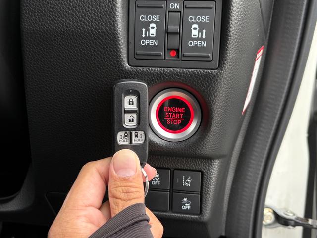 N-BOXカスタム G・Lターボホンダセンシング ケンウッド製ナビフルセグTV バックカメラ 衝突軽減 前後誤発進抑制 アダプティブクルーズコントロール LEDヘッドライト 両側パワースライドドア シートヒーター 前後ドライブレコーダー ETC(24枚目)