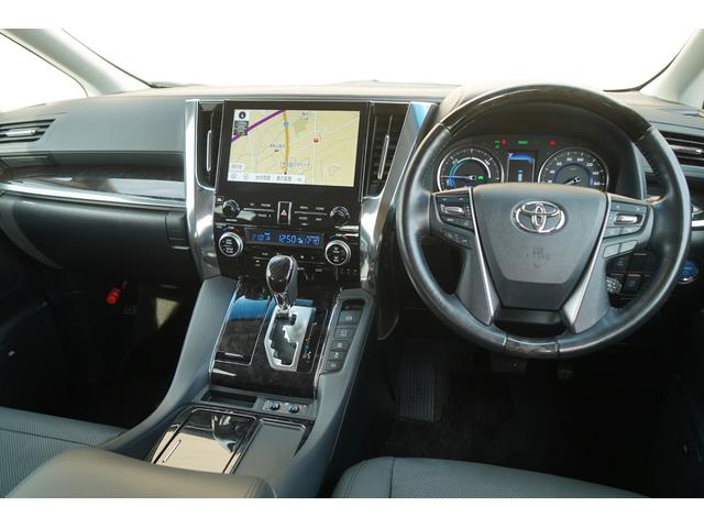 アルファードハイブリッド ＳＲ　Ｃパッケージ　サンルーフ　ＴＲＤエアロ・１９インチアルミ　メーカー１０．５インチＳＤナビ　１３．３インチ後席モニター　ＪＢＬ　ＤＶＤプレーヤー　パノラミックビュー　ブランドスポットモニター　シートヒーター・クーラー（2枚目）