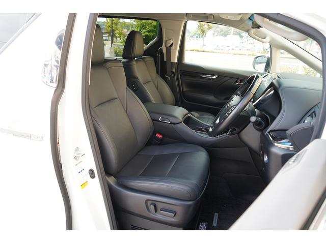 アルファードハイブリッド ＳＲ　Ｃパッケージ　サンルーフ　ＴＲＤエアロ・１９インチアルミ　メーカー１０．５インチＳＤナビ　１３．３インチ後席モニター　ＪＢＬ　ＤＶＤプレーヤー　パノラミックビュー　ブランドスポットモニター　シートヒーター・クーラー（13枚目）