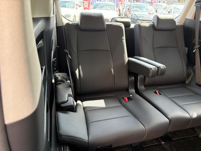 アルファードハイブリッド ＳＲ　Ｃパッケージ　サンルーフ　ＴＲＤエアロ・１９インチアルミ　メーカー１０．５インチＳＤナビ　１３．３インチ後席モニター　ＪＢＬ　ＤＶＤプレーヤー　パノラミックビュー　ブランドスポットモニター　シートヒーター・クーラー（75枚目）