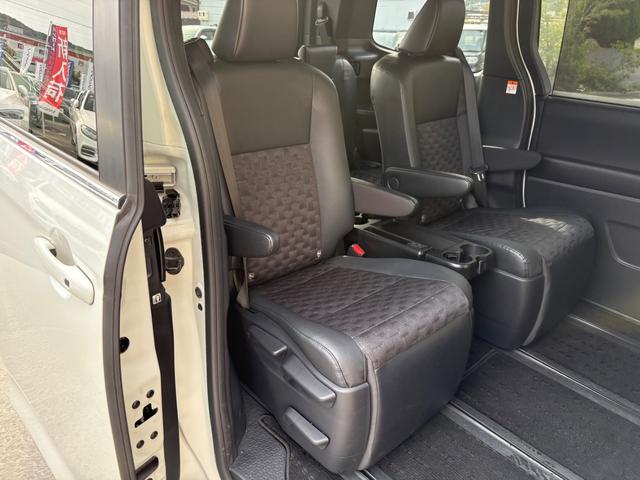 ヴォクシー ハイブリッドS-Z 快適利便パッケージHigh 10.5インチディスプレーオーディオ ナビTV DVD 14インチ後席モニター ブラインドスポット 両側パワースライド・パワーバックドア ユニバーサルステップ 前後ドラレコ(65枚目)