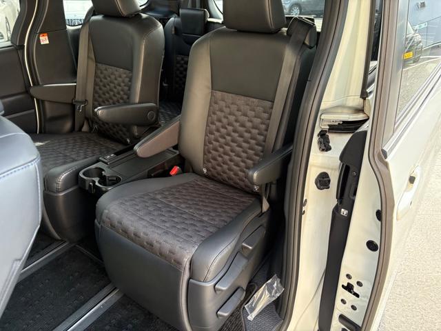 ヴォクシー ハイブリッドS-Z 快適利便パッケージHigh 10.5インチディスプレーオーディオ ナビTV DVD 14インチ後席モニター ブラインドスポット 両側パワースライド・パワーバックドア ユニバーサルステップ 前後ドラレコ(66枚目)