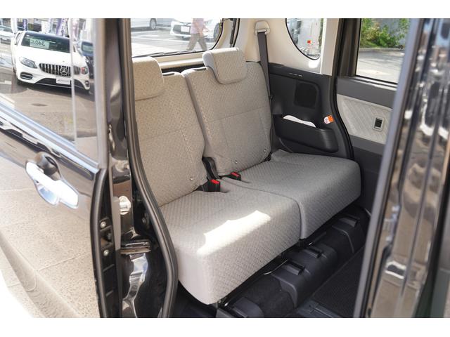 左右分割スライドリクライニングシート装備☆足元も広くゆったりとしていて長旅でもストレスなく乗車頂ける室内空間です☆