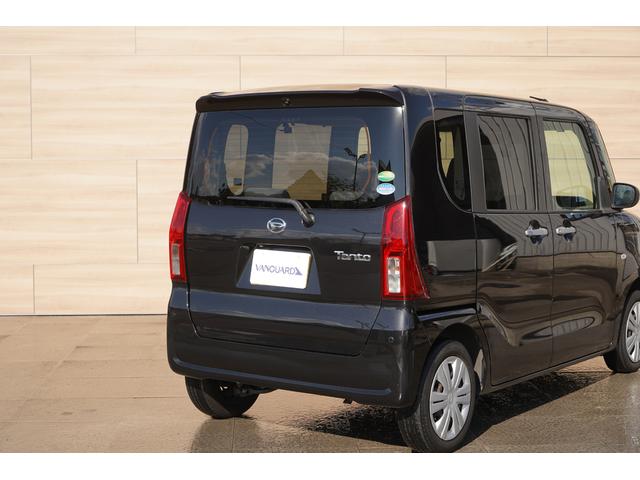 リアスポイラー装備☆別途追加ご費用が必要となりますが、カスタマイズなどのも承りますので是非ご用命下さい☆