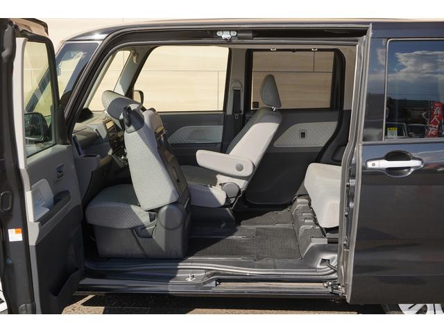 助手席にもロングスライド機能装備☆助手席を前に移動させ、運転席から後席への移動や、後席から運転席への移動が簡単にになります☆室内空間の使いやすさを高めるために設計されています。