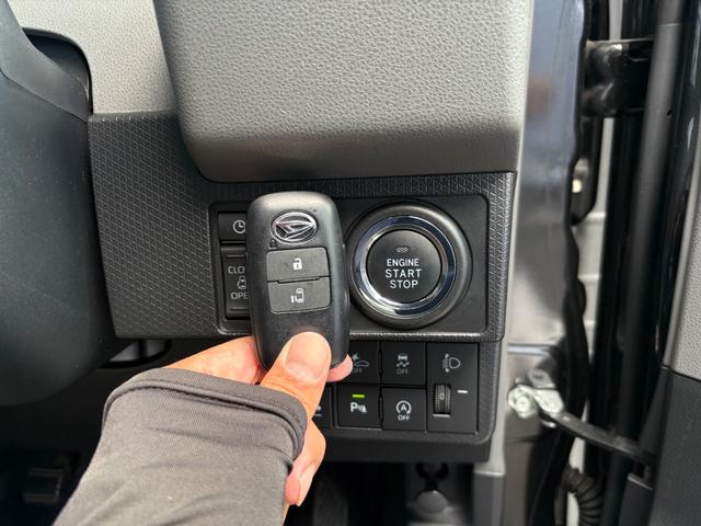 エンジンスタート・ストップスイッチ装備☆スマートキーをバックやポケットに入れたままスイッチを押すだけでエンジンをかけることができます☆