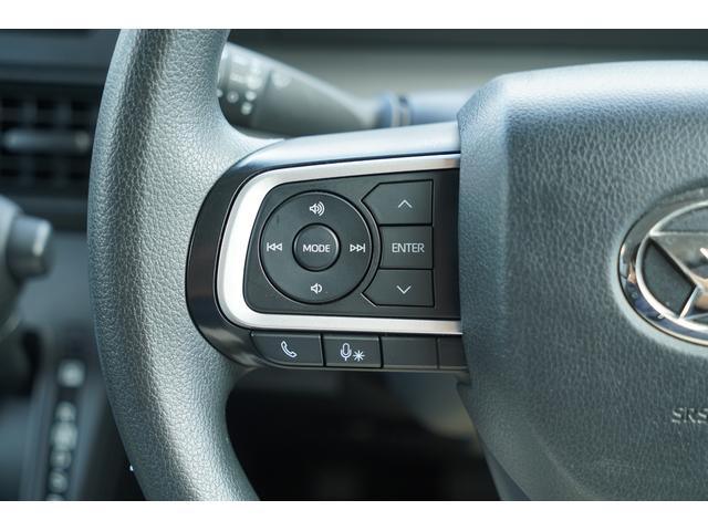 メーカーオプション純正ナビ装着用アップグレードパックのステアリングスイッチ装備☆走行中に手を離さずにオーディオの操作が行えます☆