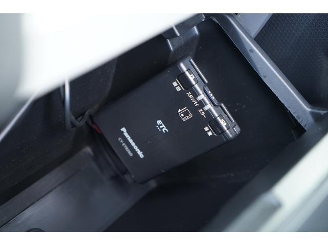 ＥＴＣ装備☆料金所を停止することなく通過できるシステム☆料金所のＥＴＣレーンを通過する際に、車載器とゲートのアンテナが無線通信を行い、料金が自動的に精算されます☆