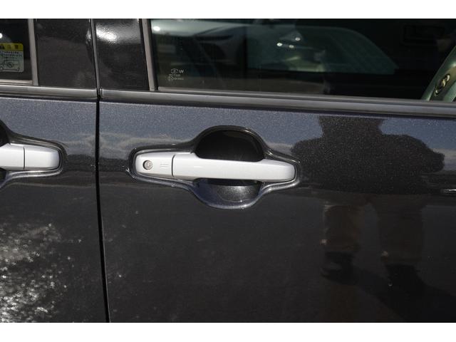 キーフリーシステム装備☆リモコンキーを携帯した状態でアウタードアハンドルのリクエストスイッチを押すとロック・アンロックができます☆