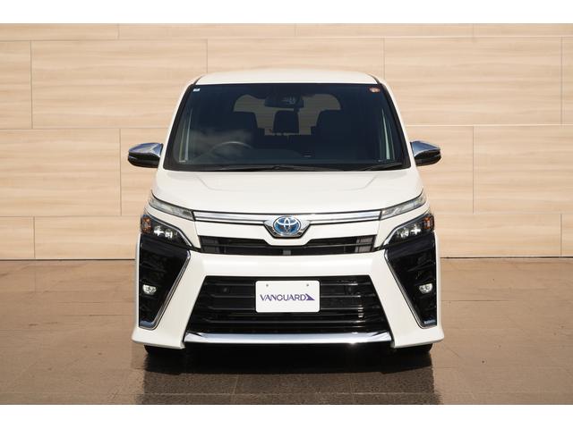 ヴォクシー ハイブリッドZS 煌II 純正10インチSDナビTV 12.1インチ後席モニター Clazzio製シートカバー クリアランスソナー LEDヘッドライト 純正16インチ鍛造ホイール 両側パワースライドドア シートヒーター ETC(9枚目)