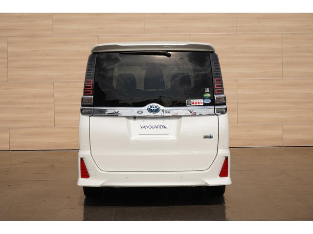 ヴォクシー ハイブリッドZS 煌II 純正10インチSDナビTV 12.1インチ後席モニター Clazzio製シートカバー クリアランスソナー LEDヘッドライト 純正16インチ鍛造ホイール 両側パワースライドドア シートヒーター ETC(10枚目)