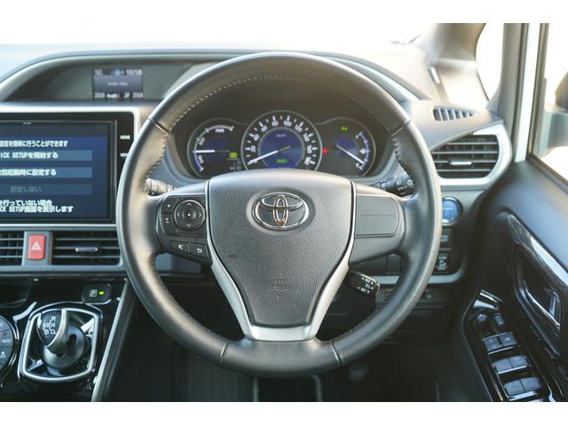 ヴォクシー ハイブリッドZS 煌II 純正10インチSDナビTV 12.1インチ後席モニター Clazzio製シートカバー クリアランスソナー LEDヘッドライト 純正16インチ鍛造ホイール 両側パワースライドドア シートヒーター ETC(21枚目)