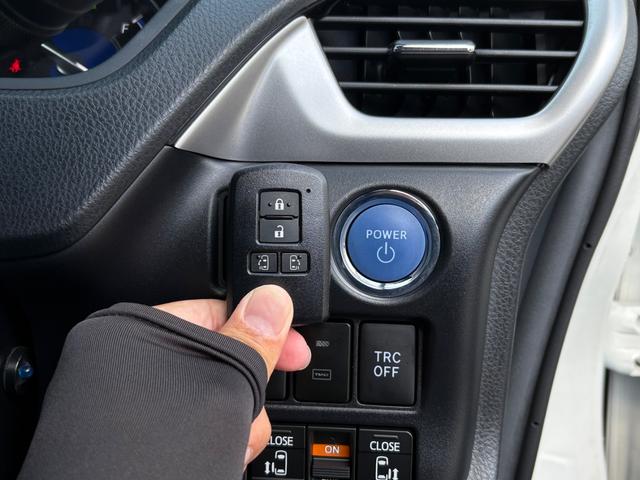 ヴォクシー ハイブリッドZS 煌II 純正10インチSDナビTV 12.1インチ後席モニター Clazzio製シートカバー クリアランスソナー LEDヘッドライト 純正16インチ鍛造ホイール 両側パワースライドドア シートヒーター ETC(24枚目)