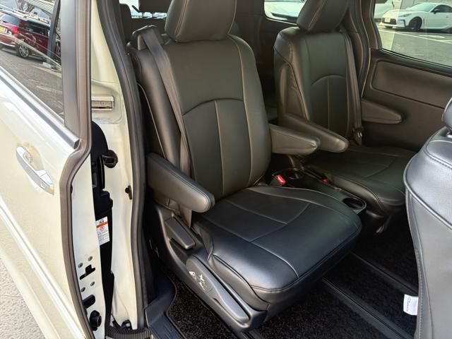 ヴォクシー ハイブリッドZS 煌II 純正10インチSDナビTV 12.1インチ後席モニター Clazzio製シートカバー クリアランスソナー LEDヘッドライト 純正16インチ鍛造ホイール 両側パワースライドドア シートヒーター ETC(64枚目)