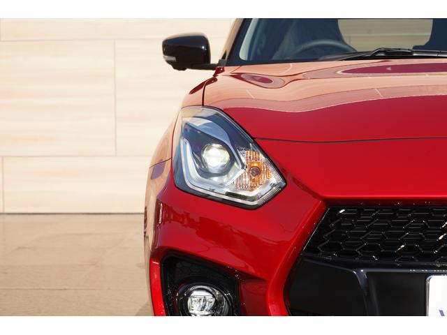 オートライト機能付ＬＥＤヘッドライト装備☆オートライト機能装備☆夜になったり、トンネルに入ったりなどセンサーが暗くなったことを感知するとライトが自動で点灯してくれます☆