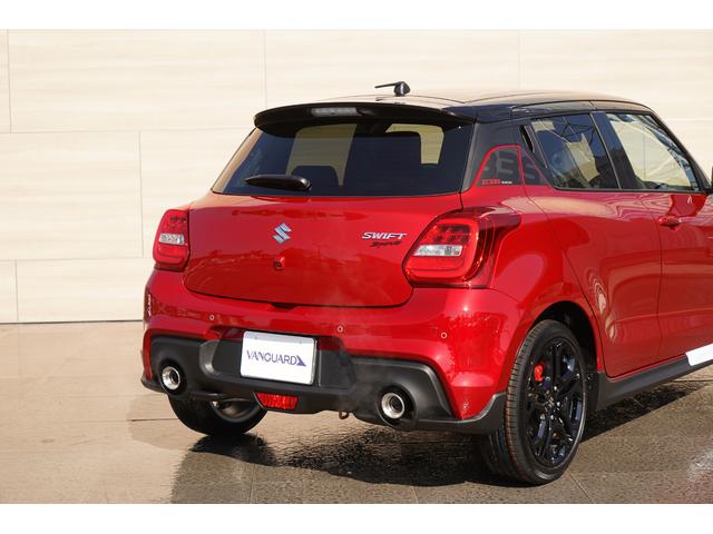 ルーフ同色リアスポイラー・リアエアロバンパー・カーボン調リアアンダースポイラー・グロスブラックフォグランプベゼル装備☆