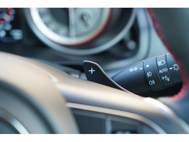 パドルシフト装備☆ハンドルについているパドルで手動でギアチェンジでき、ハンドルを握ったままシフトアップ・ダウン操作でき、ＭＴ車のような操作感味わうことができます☆