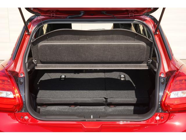 セカンドシートを倒すことでさらなるスペースを確保できます☆女性の方でも簡単にセカンドシートを倒すことができます☆