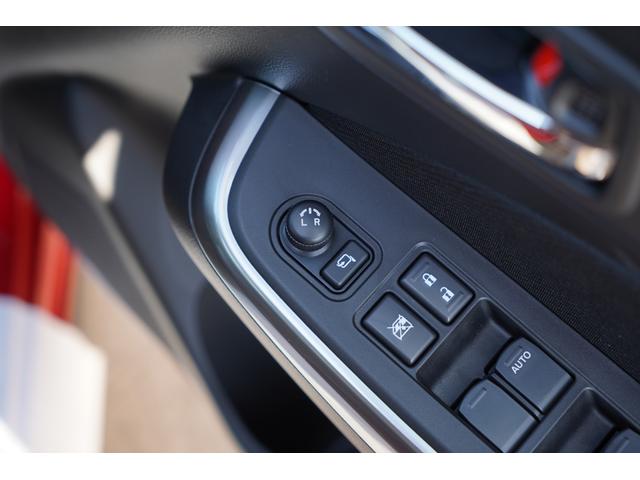 電動格納式ドアミラースイッチ装備☆スイッチを押すだけでドアミラーを格納・展開してくれます☆