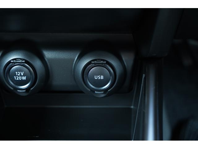 ＵＳＢ接続ソケット装備☆スマホを接続することで、スマホ内の音楽を楽しむことができます☆