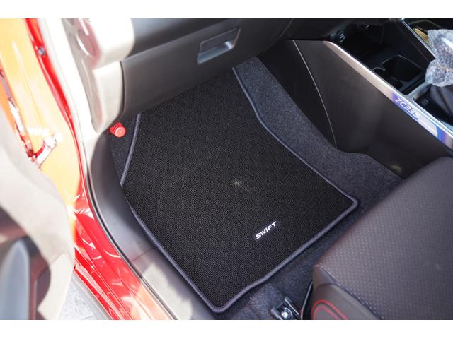 フロアマット完備☆汚れにも強いく、洗うこともできるのでお手入れも簡単です☆