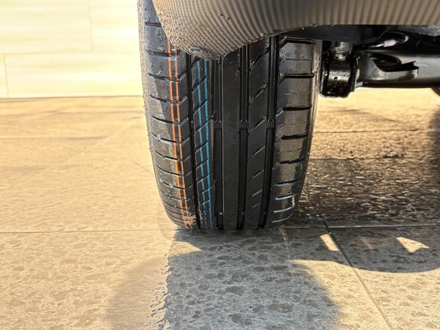 【親水・強光沢・耐久性に優れたアークバリア２１】【撥水性・光沢・防汚性に優れたオクローナ】【お手軽なポリマーのフッ素コーティング】と３種類のコーティングを取り揃えております☆