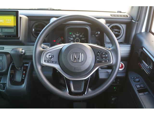 ステアリングスイッチ・アダプティブクルーズコントロール付シルバー／ブラック加飾付ウレタン製ステアリングホイール装備☆