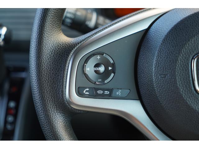 ステアリングスイッチ装備☆走行中に手を離さずにオーディオの操作が行えます☆