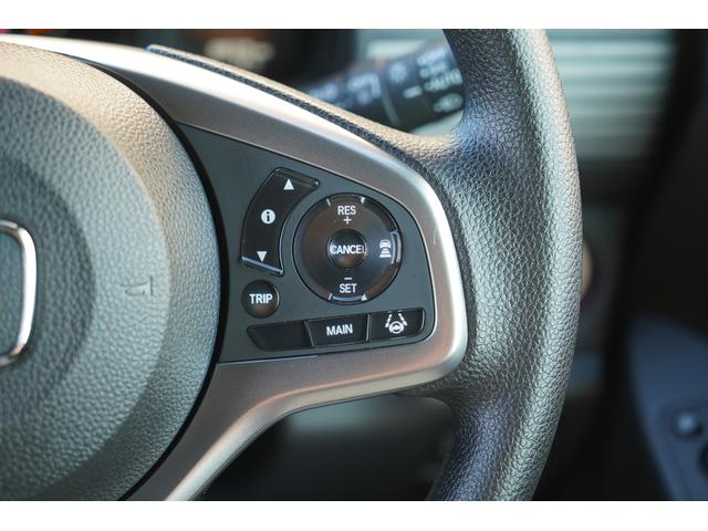 アダプティブクルーズコントロール装備☆設定した速度で走行したり、先行車に追従して自動的に車間距離を保ってくれたりと高速道路での運転をサポートしてくれます☆