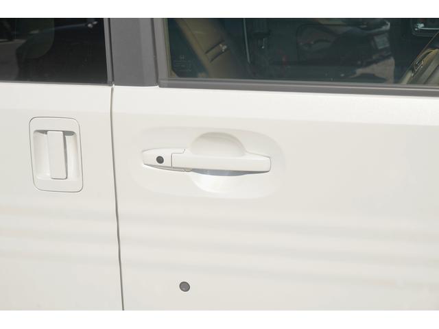 スマートキーシステム装備☆スマートキーを携帯していればボタン一つで解錠・施錠が可能な大変便利なシステムです☆