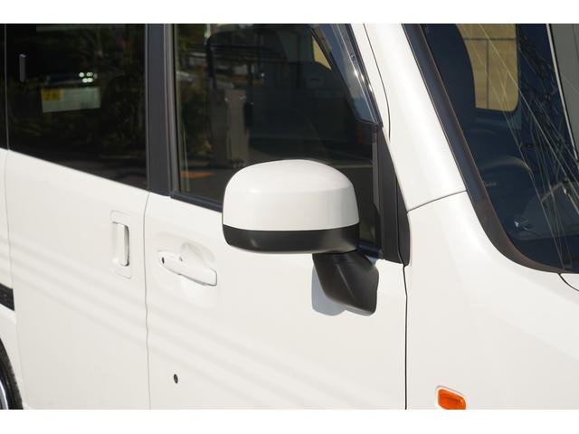 ボディ同色電動格納式ドアミラー装備☆スイッチを押すだけでドアミラーを格納・展開することができます☆